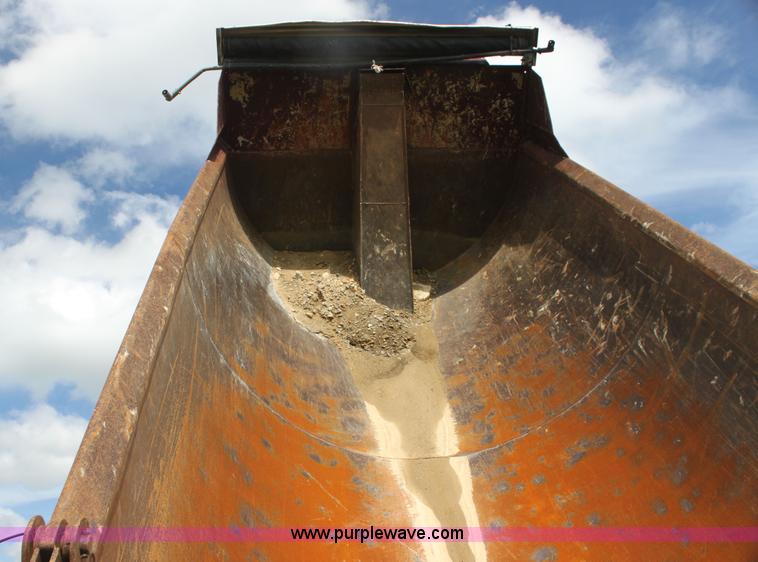 image for item I7359 1987 Mack RW713 dump truck