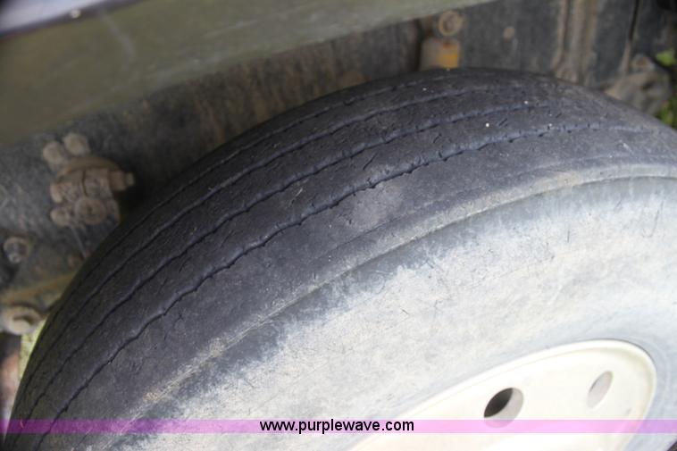 image for item I7359 1987 Mack RW713 dump truck