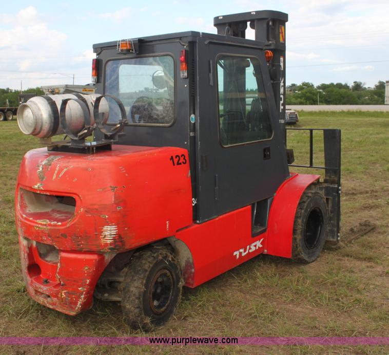 image for item I7377 Tusk 1100PGA2-8 forklift