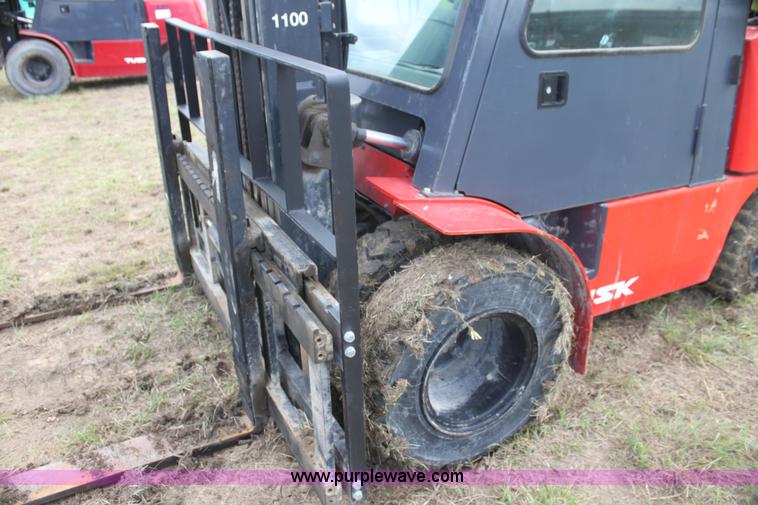 image for item I7377 Tusk 1100PGA2-8 forklift