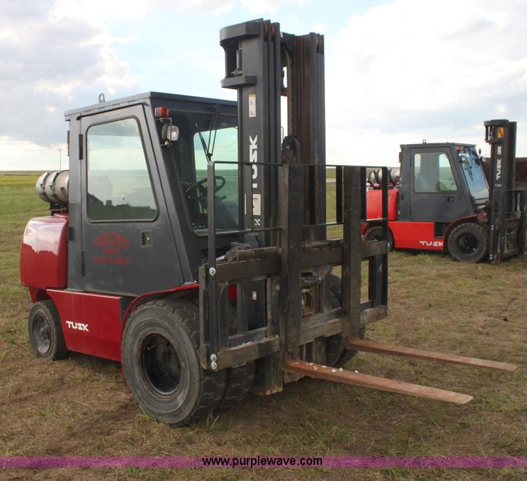 image for item I7378 Tusk 1100PGA2-8 forklift