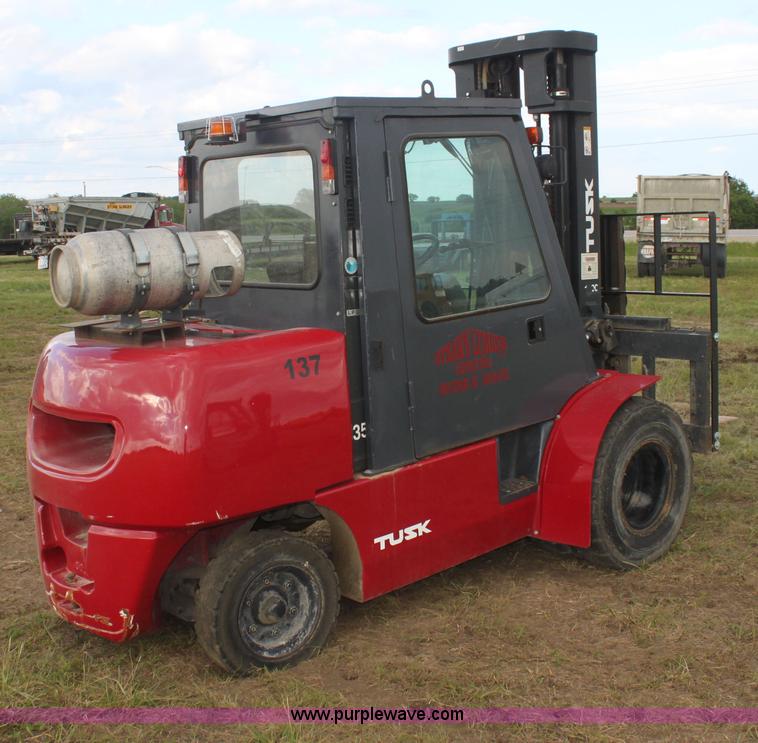 image for item I7378 Tusk 1100PGA2-8 forklift
