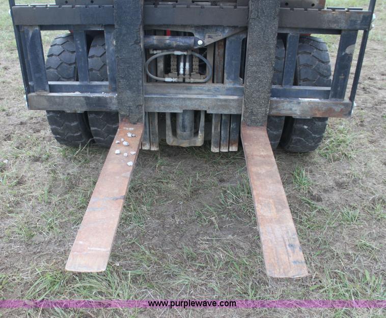 image for item I7378 Tusk 1100PGA2-8 forklift