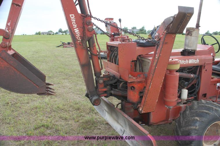 image for item I7380 Ditch Witch R65 trencher