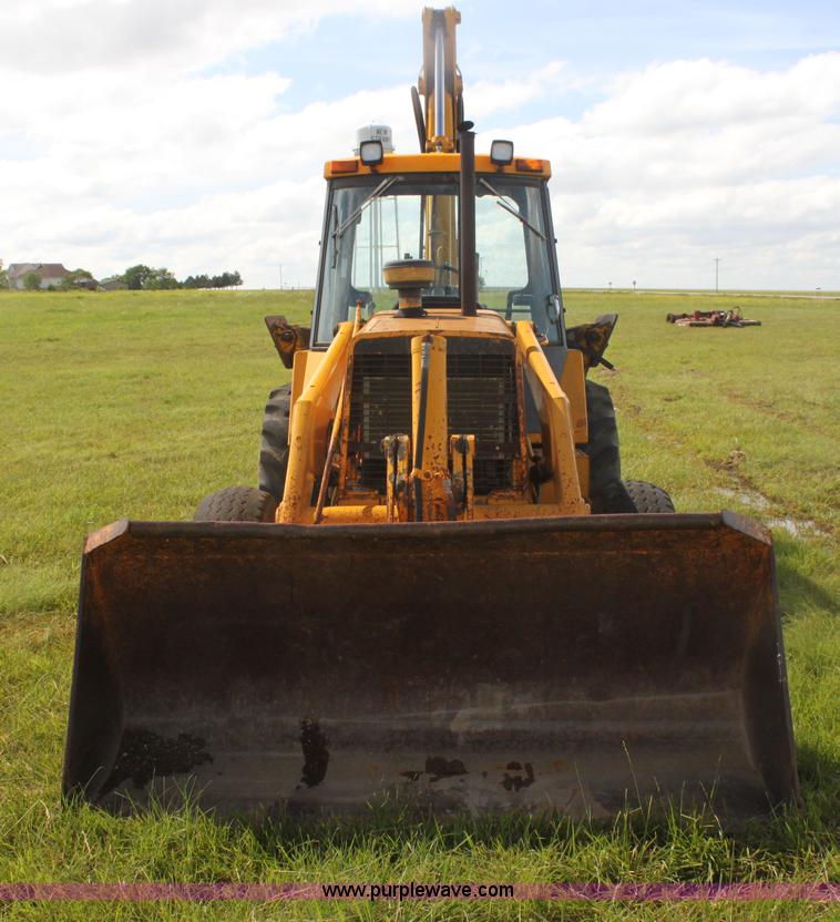 image for item I7382 1988 John Deere 710B backhoe