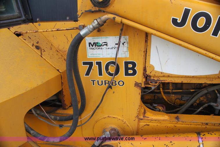 image for item I7382 1988 John Deere 710B backhoe