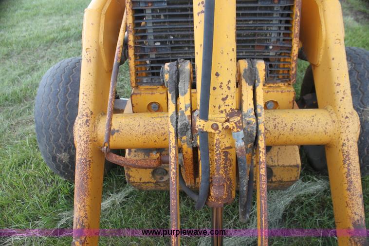 image for item I7382 1988 John Deere 710B backhoe