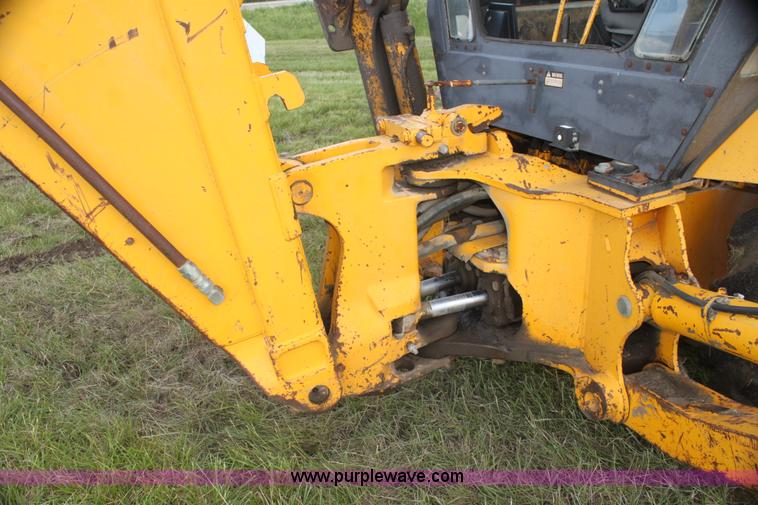 image for item I7382 1988 John Deere 710B backhoe