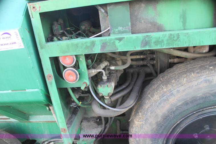 image for item I7387 Barber Greene BG200 paver