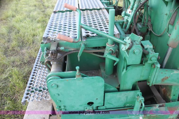 image for item I7387 Barber Greene BG200 paver