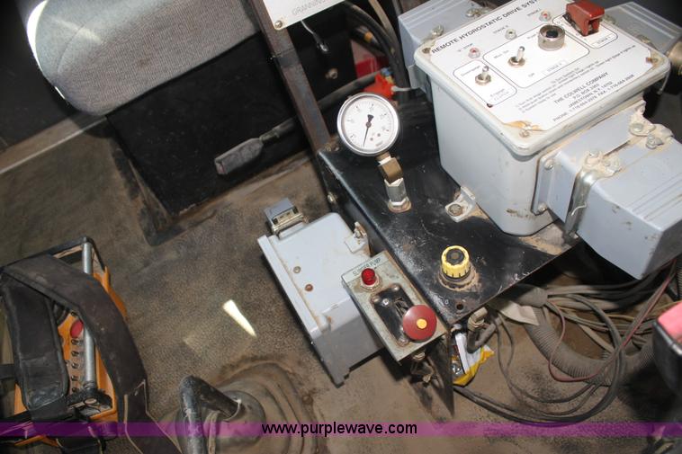 image for item I7395 2001 Volvo WG Super Stone Slinger semi truck