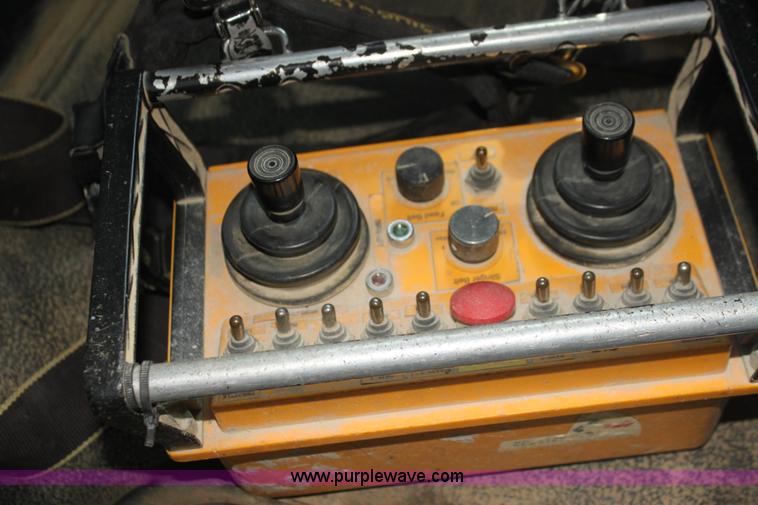 image for item I7395 2001 Volvo WG Super Stone Slinger semi truck