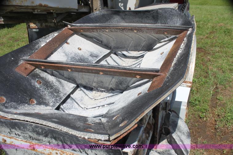 image for item I7395 2001 Volvo WG Super Stone Slinger semi truck