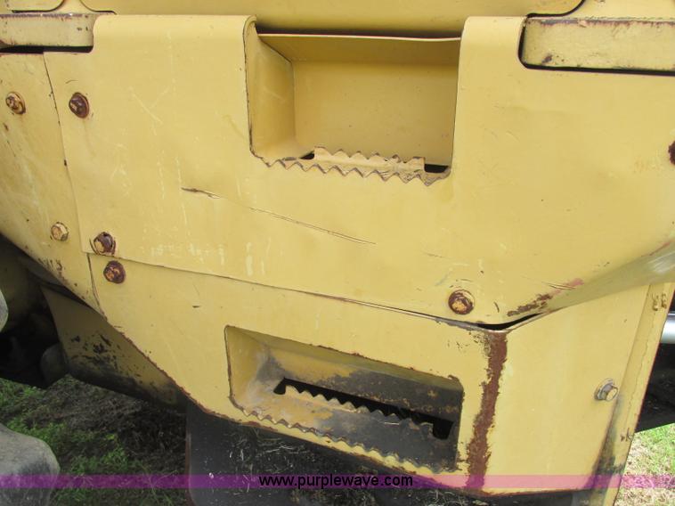 image for item J2500 2002 Caterpillar 525B grapple skidder