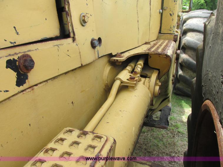 image for item J2500 2002 Caterpillar 525B grapple skidder
