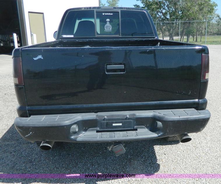image for item AD9779 2000 GMC Sonoma Ext. Cab pickup truck