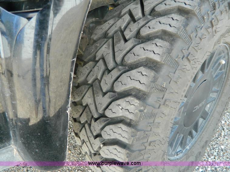 image for item AD9779 2000 GMC Sonoma Ext. Cab pickup truck