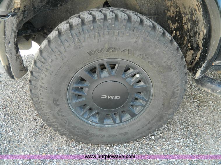 image for item AD9779 2000 GMC Sonoma Ext. Cab pickup truck