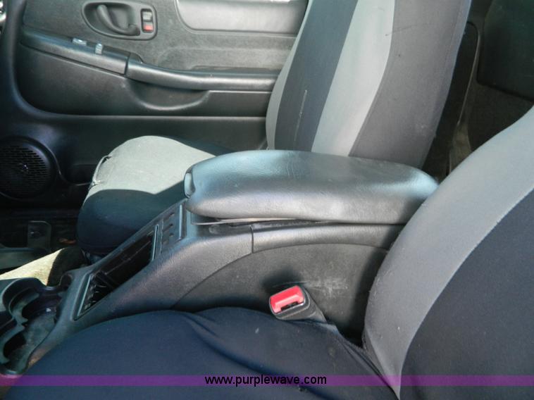 image for item AD9779 2000 GMC Sonoma Ext. Cab pickup truck