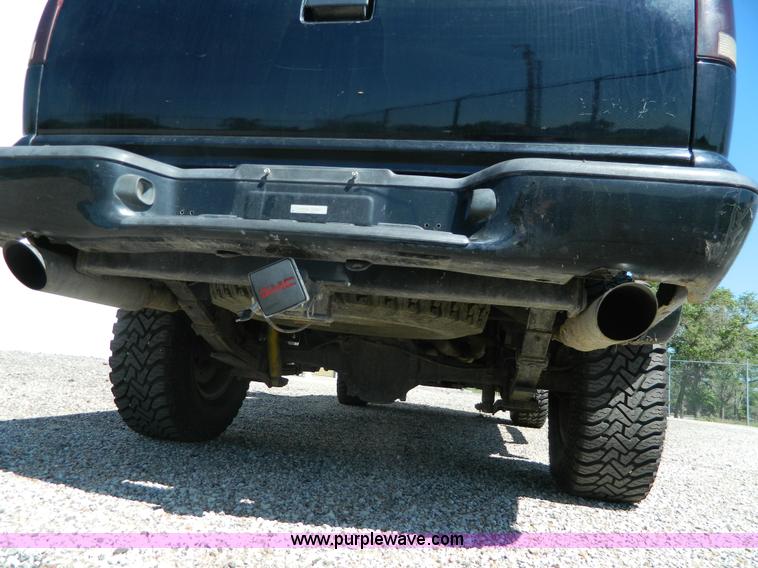 image for item AD9779 2000 GMC Sonoma Ext. Cab pickup truck