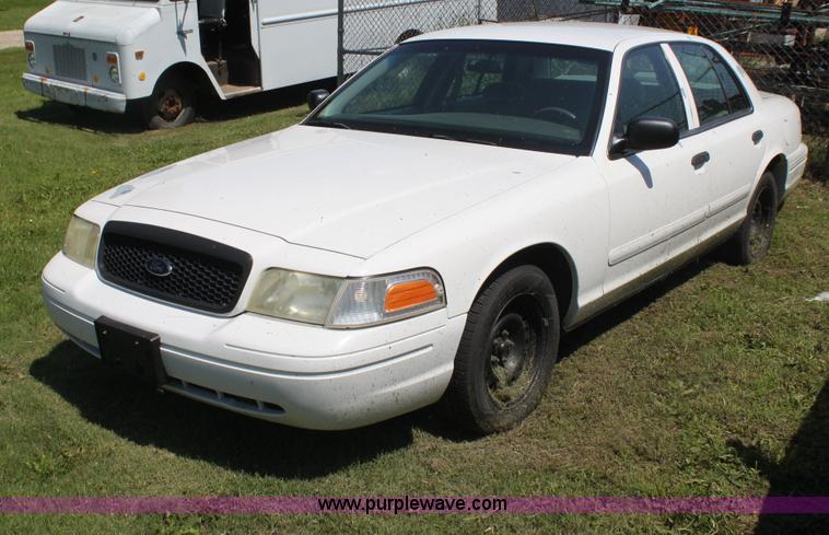 image for item AJ9423 2001 Ford Crown Victoria LX