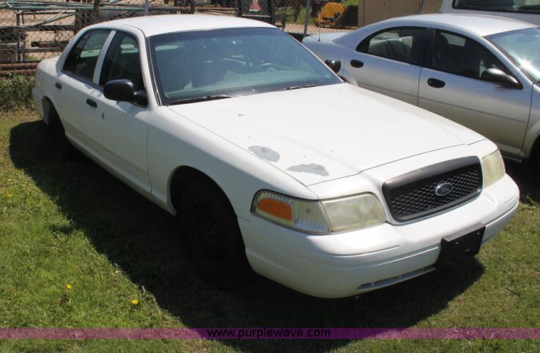 image for item AJ9423 2001 Ford Crown Victoria LX