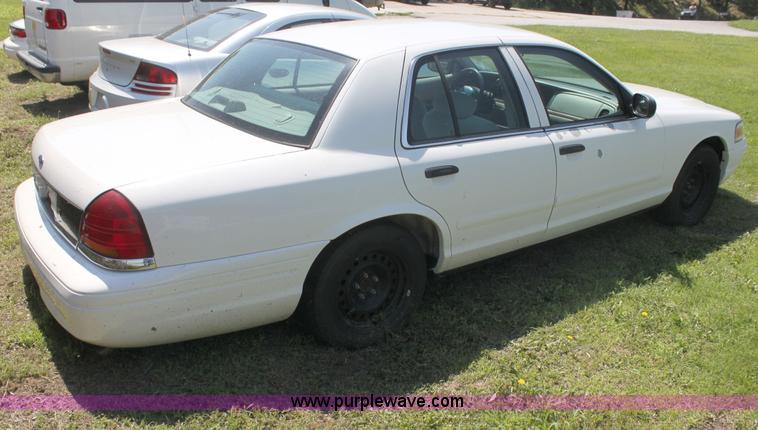 image for item AJ9423 2001 Ford Crown Victoria LX