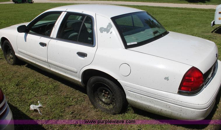 image for item AJ9423 2001 Ford Crown Victoria LX