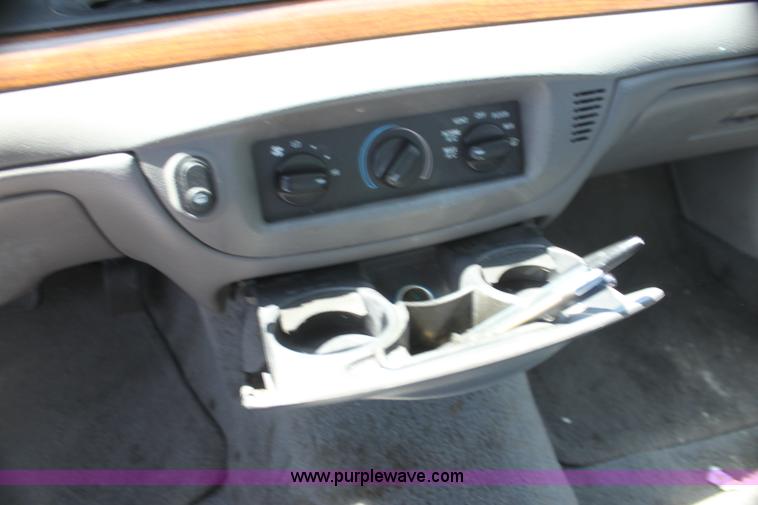 image for item AJ9423 2001 Ford Crown Victoria LX