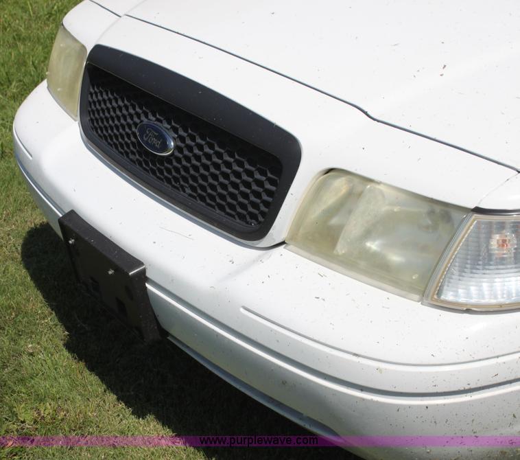 image for item AJ9423 2001 Ford Crown Victoria LX