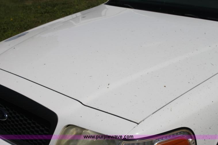 image for item AJ9423 2001 Ford Crown Victoria LX