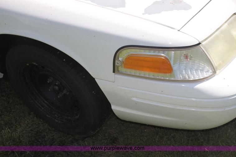 image for item AJ9423 2001 Ford Crown Victoria LX