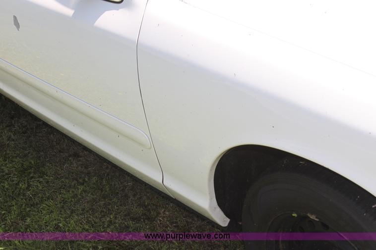 image for item AJ9423 2001 Ford Crown Victoria LX