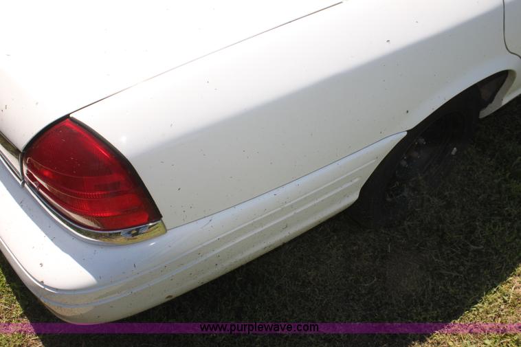 image for item AJ9423 2001 Ford Crown Victoria LX