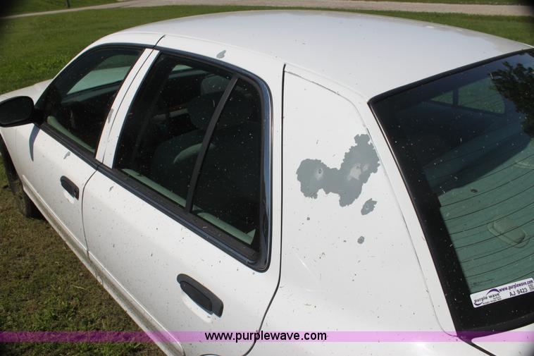 image for item AJ9423 2001 Ford Crown Victoria LX