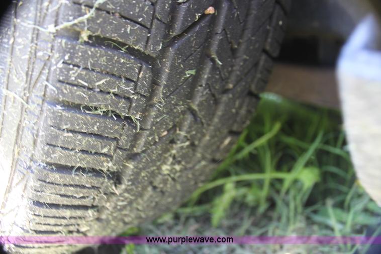 image for item AJ9423 2001 Ford Crown Victoria LX