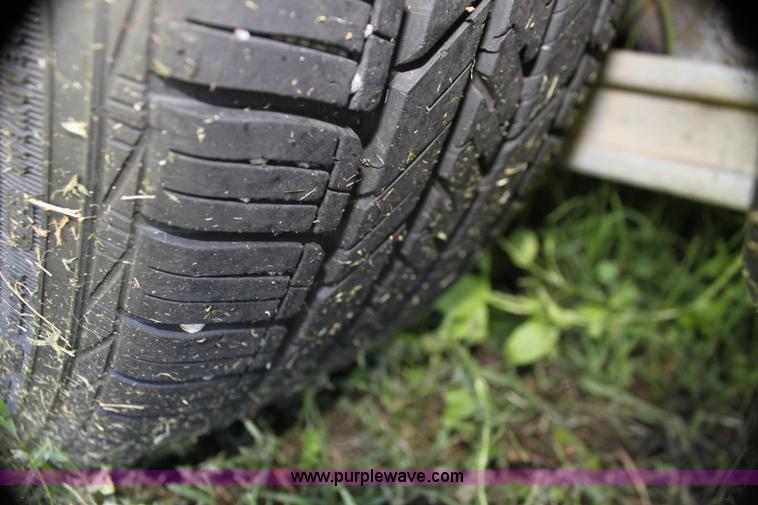 image for item AJ9423 2001 Ford Crown Victoria LX