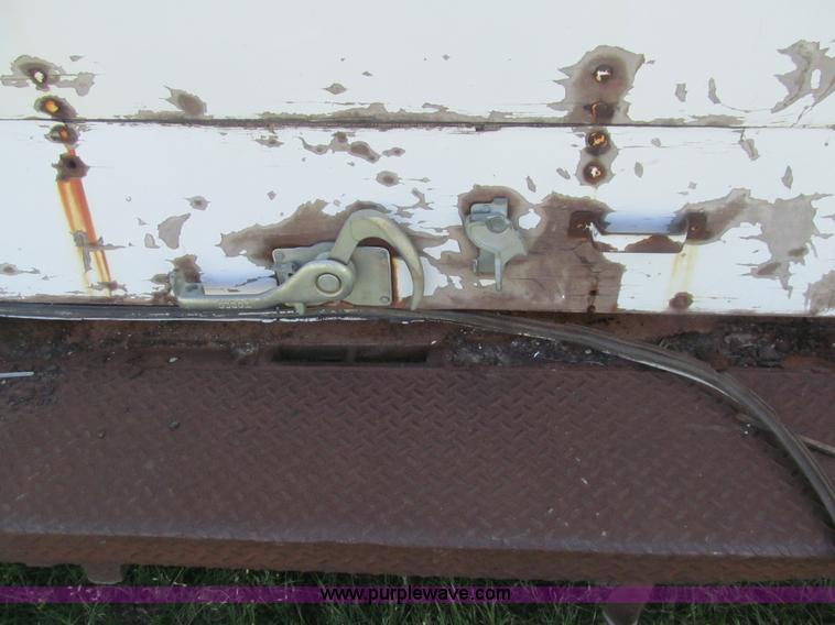 image for item AQ9810 Brown 22' box bed