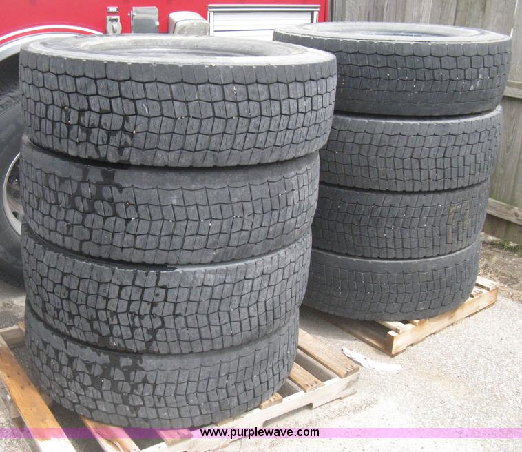 image for item AS9065 (8) Michelin XDN2 grip heavy truck tires