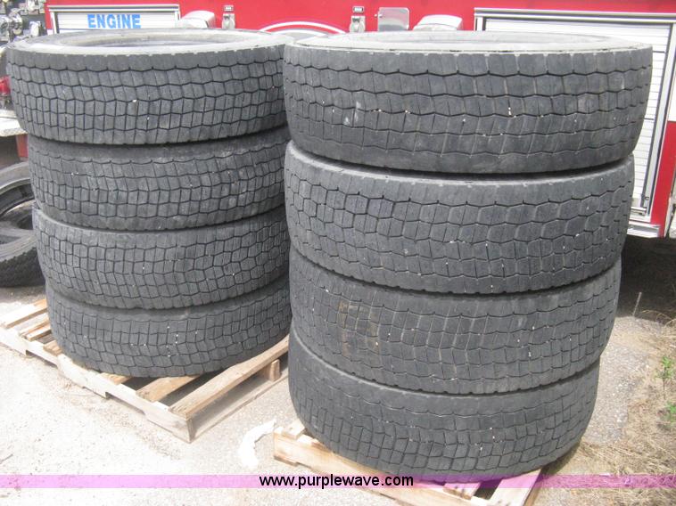 image for item AS9065 (8) Michelin XDN2 grip heavy truck tires