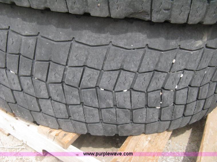 image for item AS9065 (8) Michelin XDN2 grip heavy truck tires