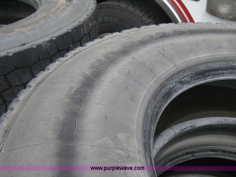 image for item AS9065 (8) Michelin XDN2 grip heavy truck tires