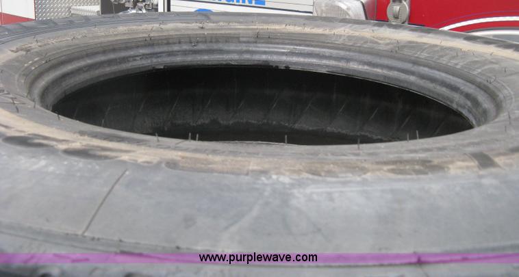 image for item AS9065 (8) Michelin XDN2 grip heavy truck tires