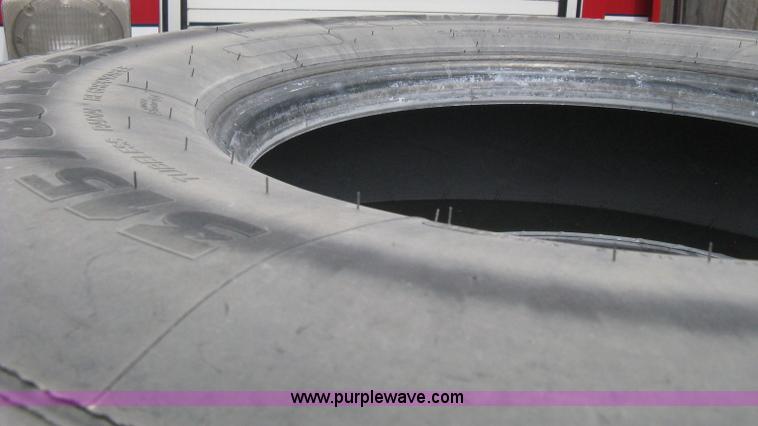 image for item AS9065 (8) Michelin XDN2 grip heavy truck tires