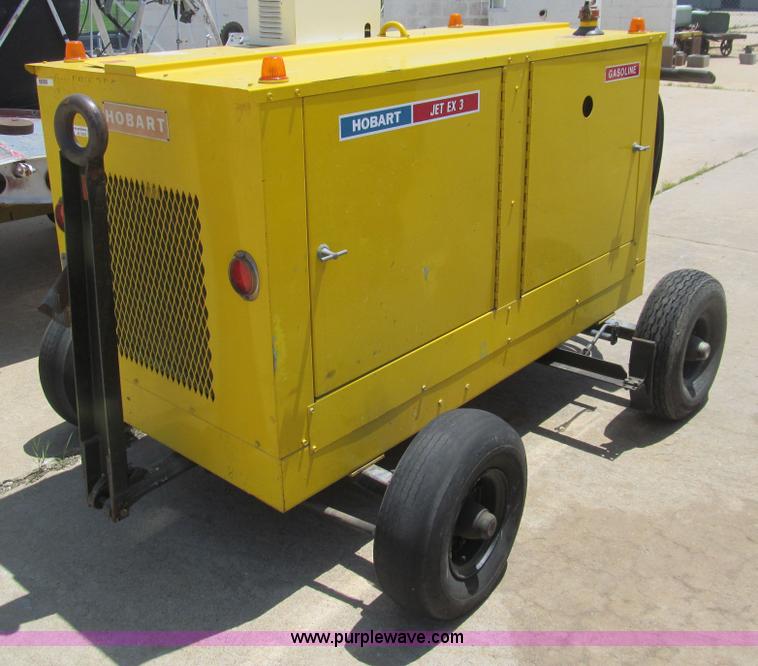 Hobart ground power unit in Salina, KS Item AY9228 sold Purple Wave