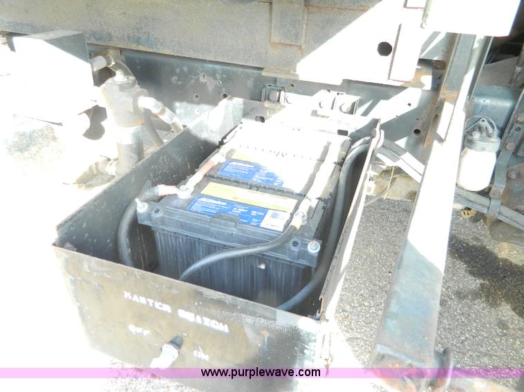 image for item AZ9175 1990 Ford C8000 catering truck