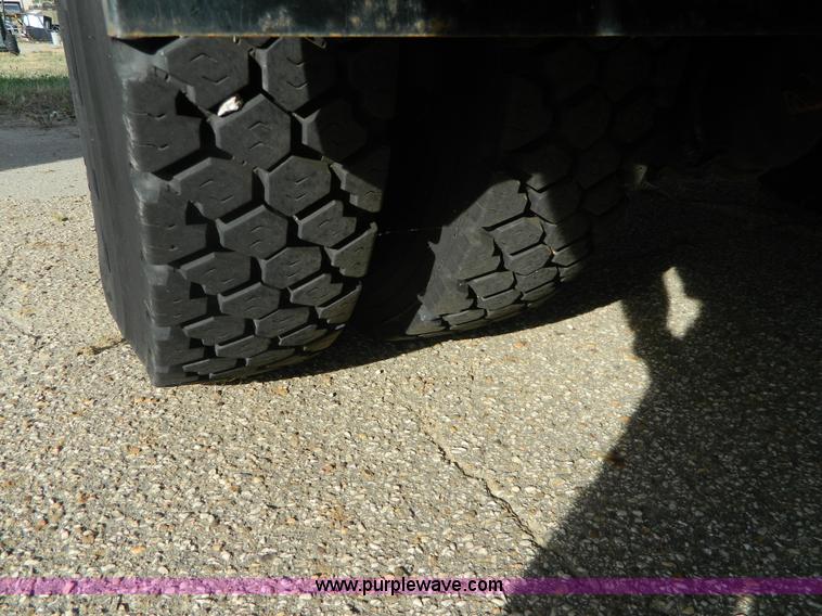 image for item AZ9175 1990 Ford C8000 catering truck