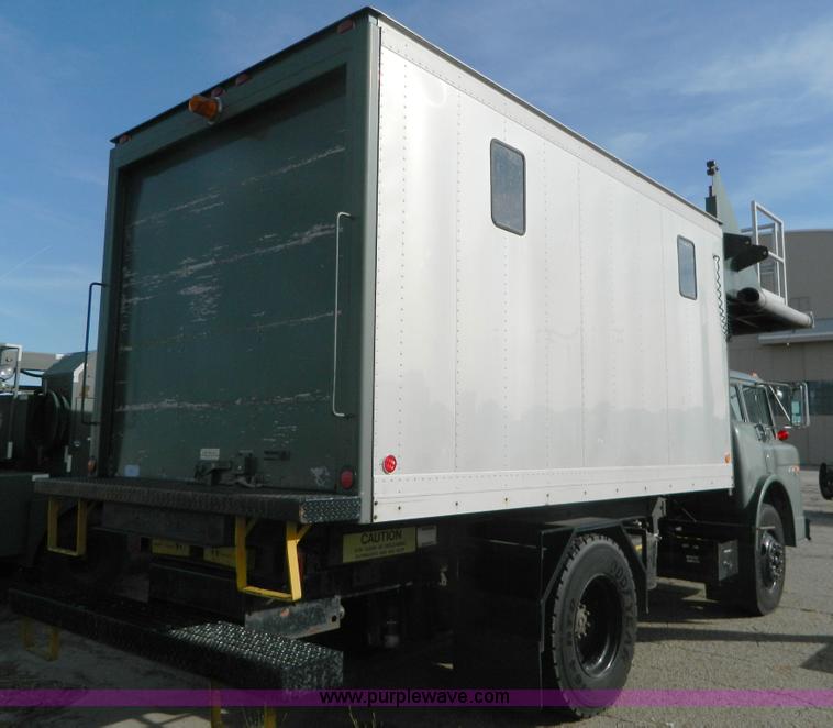 image for item AZ9175 1990 Ford C8000 catering truck