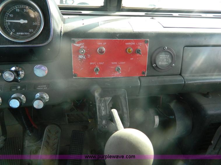 image for item AZ9175 1990 Ford C8000 catering truck