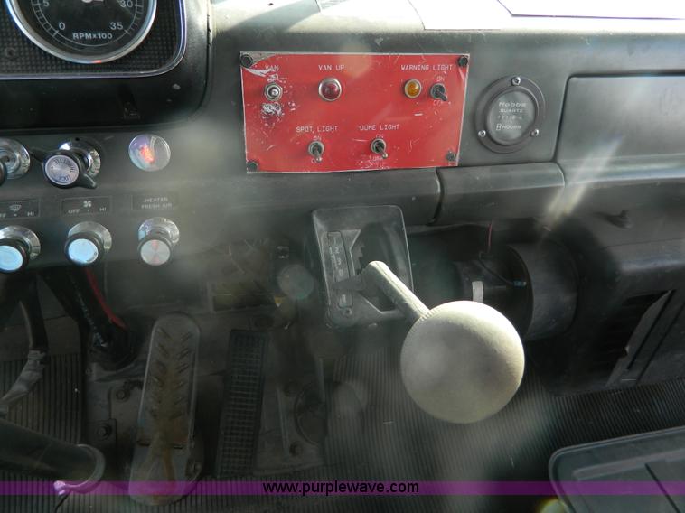 image for item AZ9175 1990 Ford C8000 catering truck